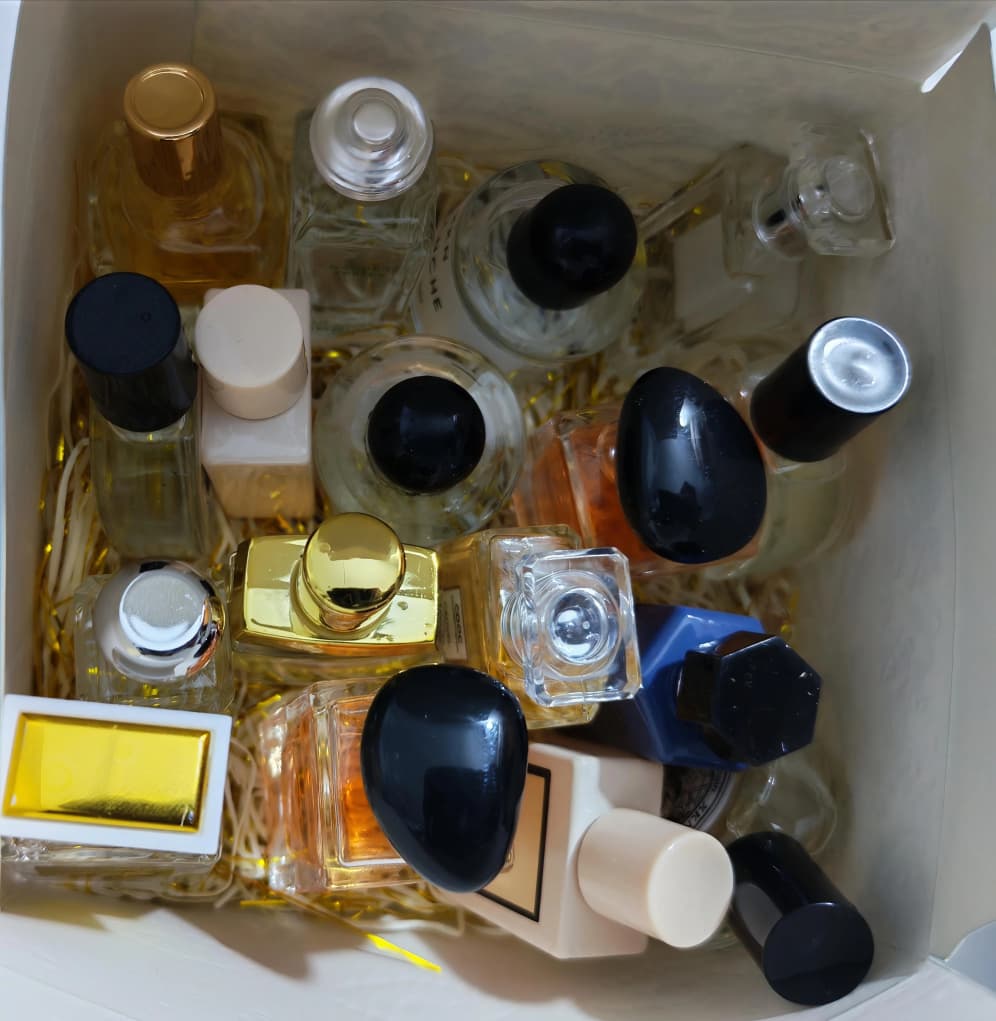 La Box Découverte Novax - 17 Miniatures de Parfum d'élite